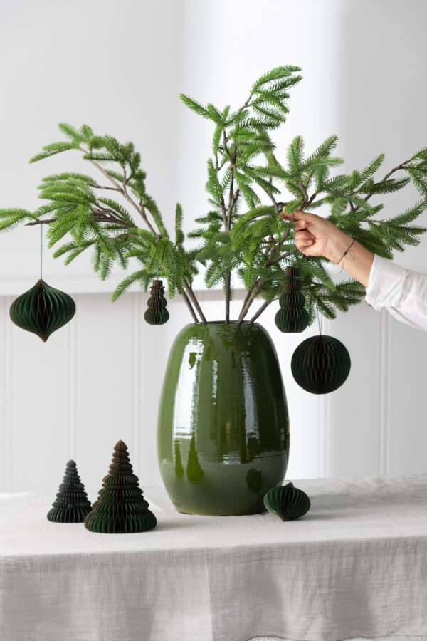 Vase Lola en porcelaine vert moyen – Image 2