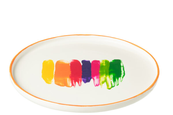 Mélange de porcelaine à rayures sur assiette