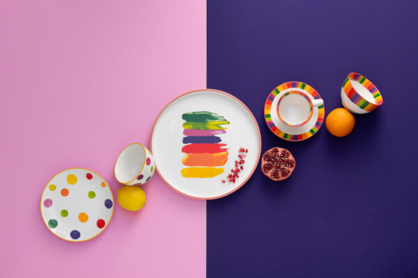 Mélange de porcelaine à rayures sur assiette – Image 4
