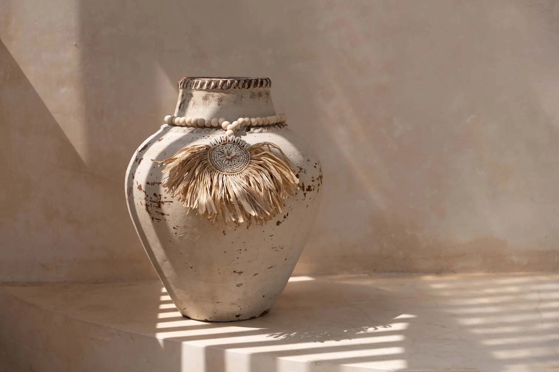 Le pompon en raphia Tajoe - Naturel – Image 3